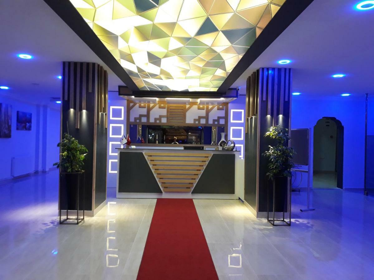 Grand Krone Hotel Cinarcik Exterior photo